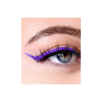 D&#039;Donna Paarse Eyeliner Paars Op Model