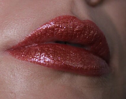 Glam of Sweden Diamond Lip Gloss Super Shine Toffe Diamond Op Model