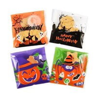 100 Stuks - Happy Halloween Cellofaan Zakjes Met Plakstrip - 4 Afbeeldingen - Transparant met paarse, groene, witte, oranje en zwarte opdruk - 10 cm x 10 cm - Vierkant - Hersluitbaar - Snoepjes - Koekjes - Traktatie - Kadootje - Give away